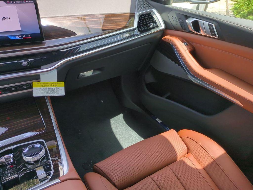 2026 BMW X5 M60I — миниатюра 17