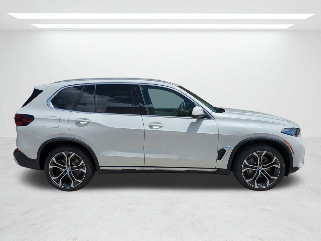2026 BMW X5 XDRIVE40I photo 3