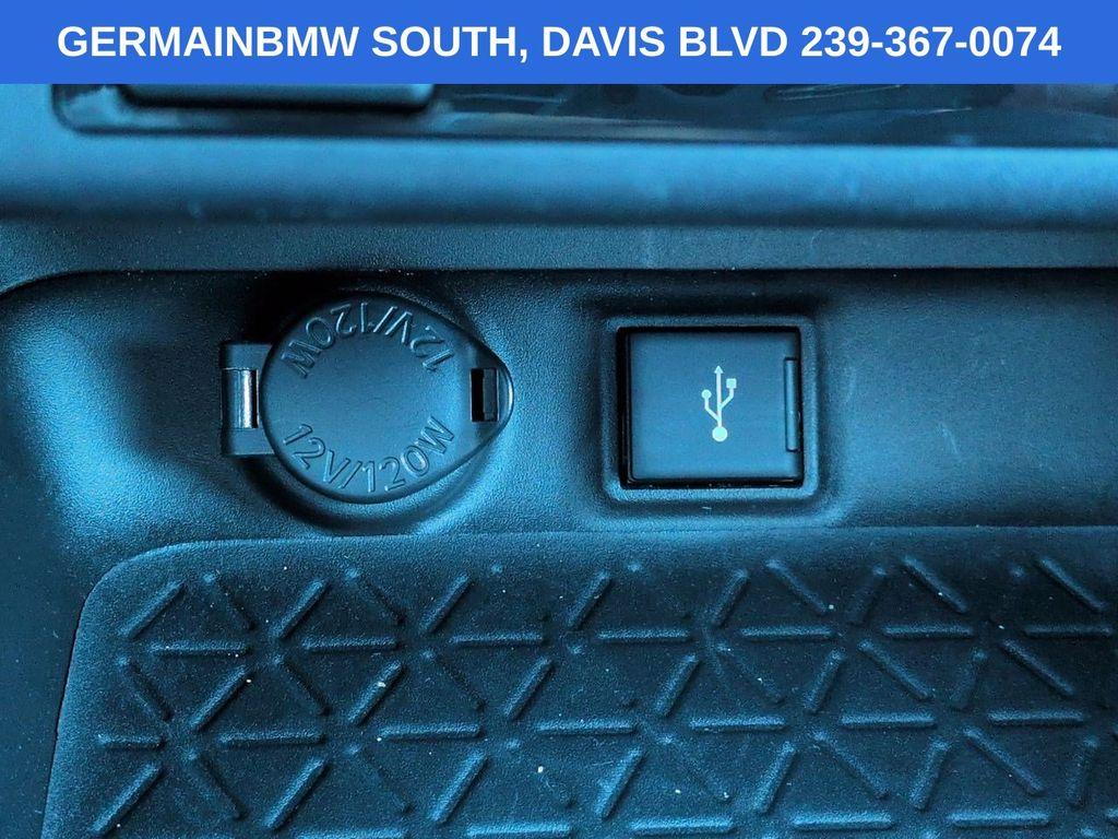 صورة 21 لـ 2021 Toyota RAV4 HYBRID XSE