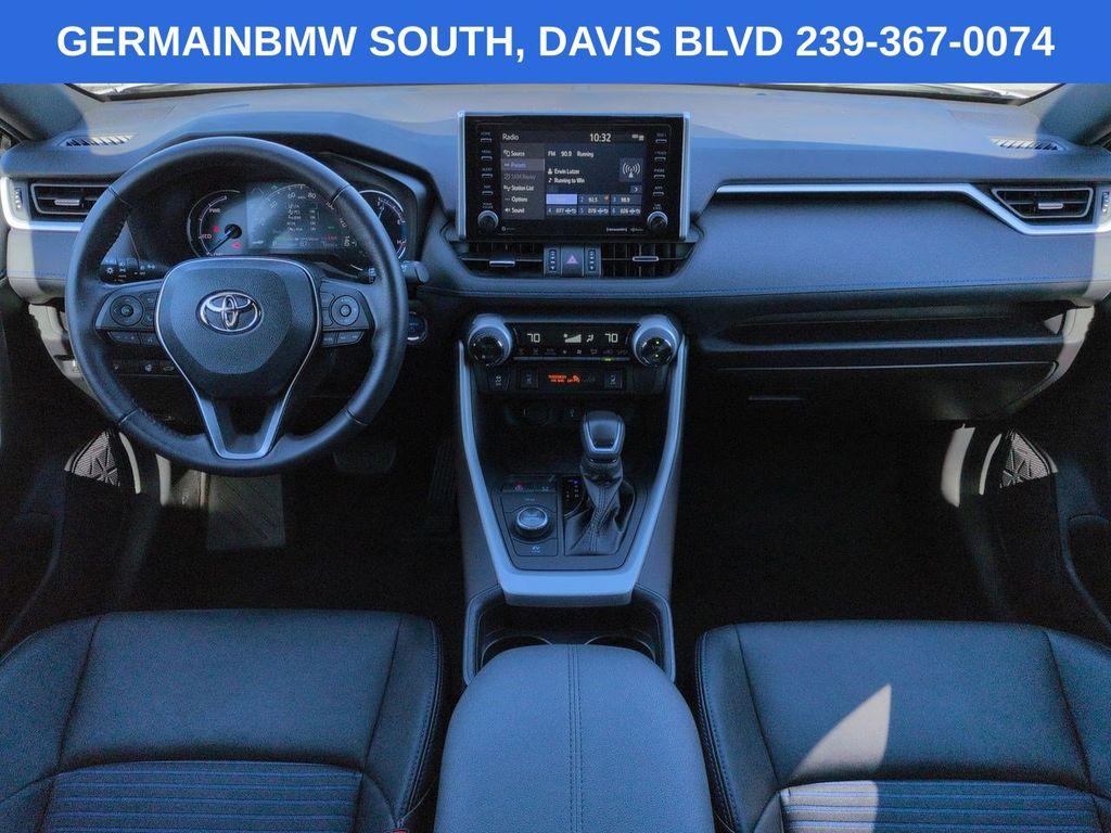 صورة 14 لـ 2021 Toyota RAV4 HYBRID XSE