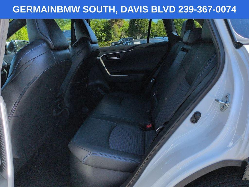 صورة 13 لـ 2021 Toyota RAV4 HYBRID XSE