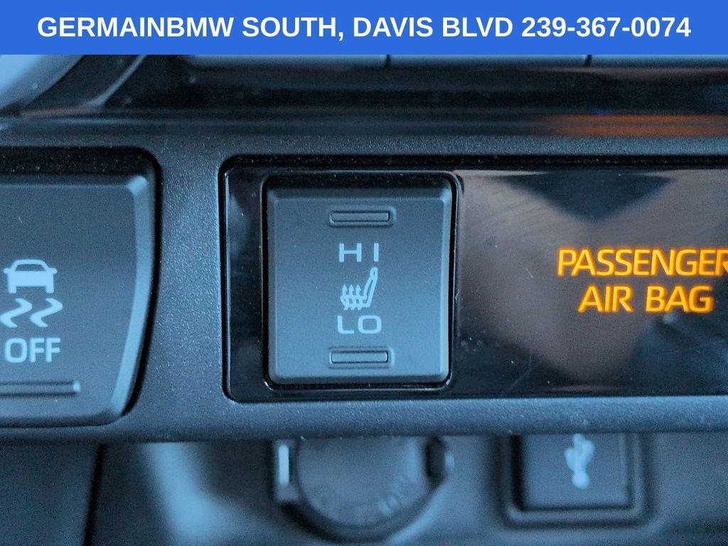 صورة 22 لـ 2021 Toyota RAV4 HYBRID XSE