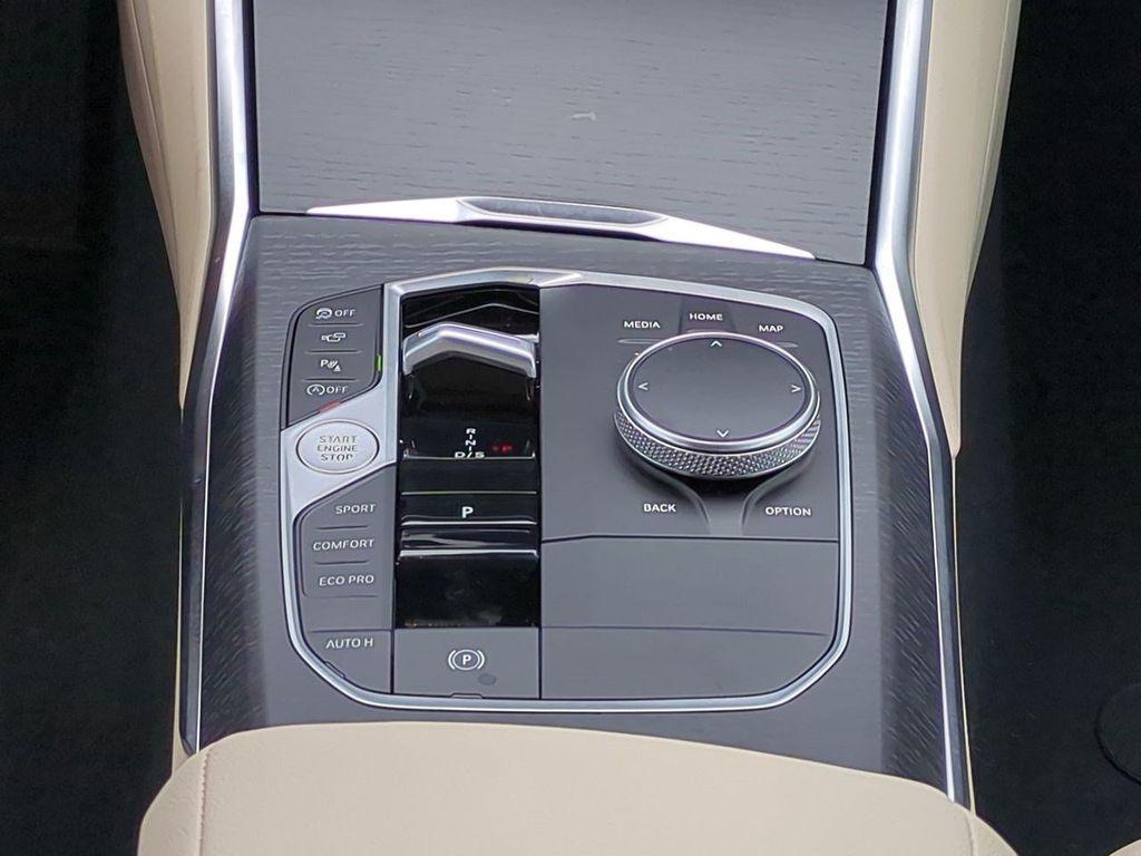 2025 BMW 330 I 缩略图 19