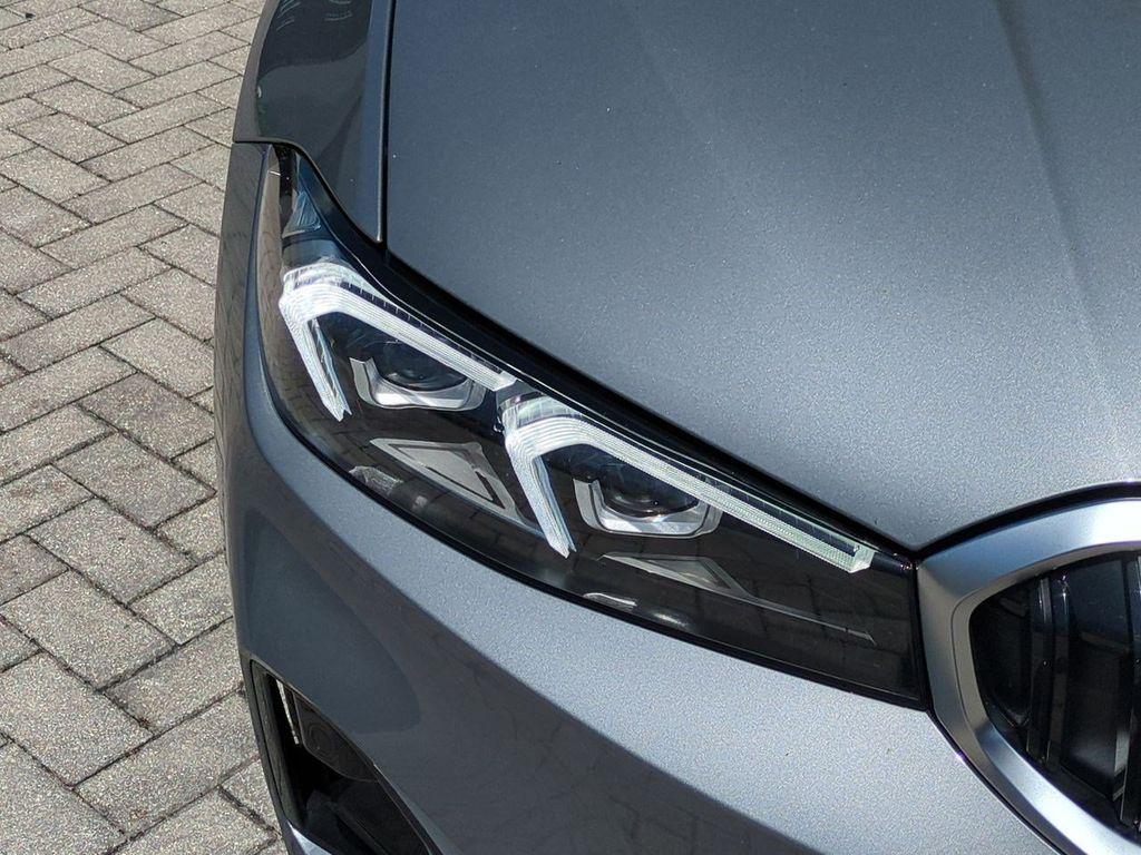 صورة 10 لـ 2026 BMW 330 I XDRIVE NA