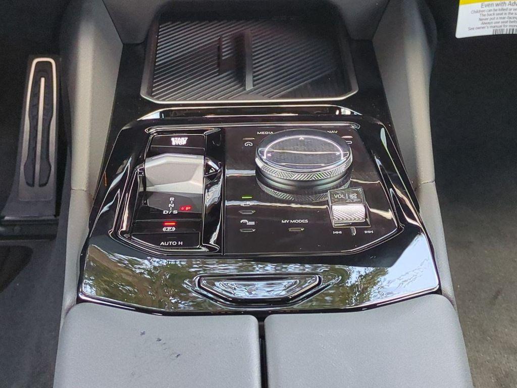 2027 BMW 530 I 缩略图 19