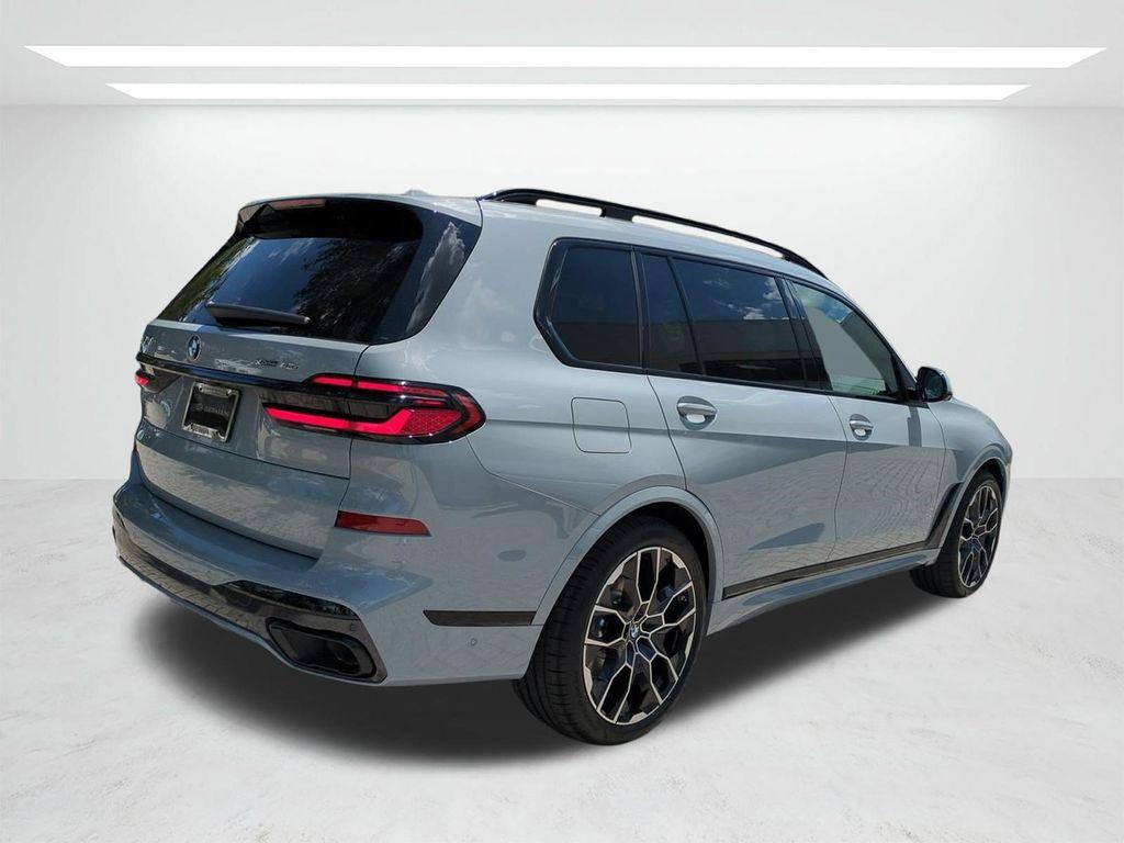 صورة 4 لـ 2027 BMW X7 XDRIVE40I
