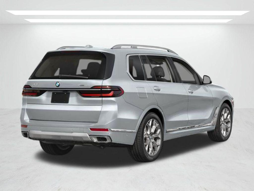 صورة 10 لـ 2027 BMW X7 M60I