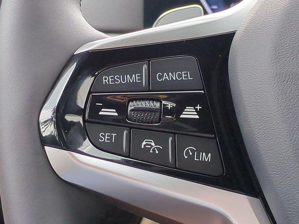 2026 BMW 330 I 缩略图 24
