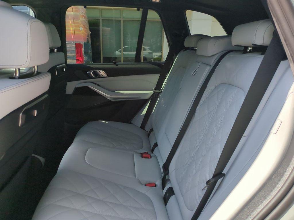 2026 BMW X5 M60I 缩略图 13