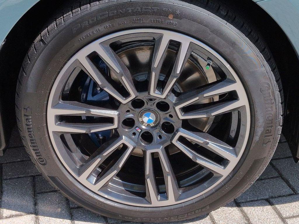 2027 BMW 530 I — миниатюра 11
