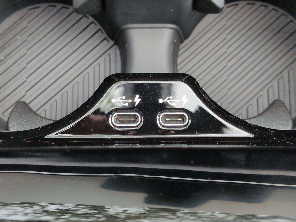 2027 BMW 530 I thumbnail 23