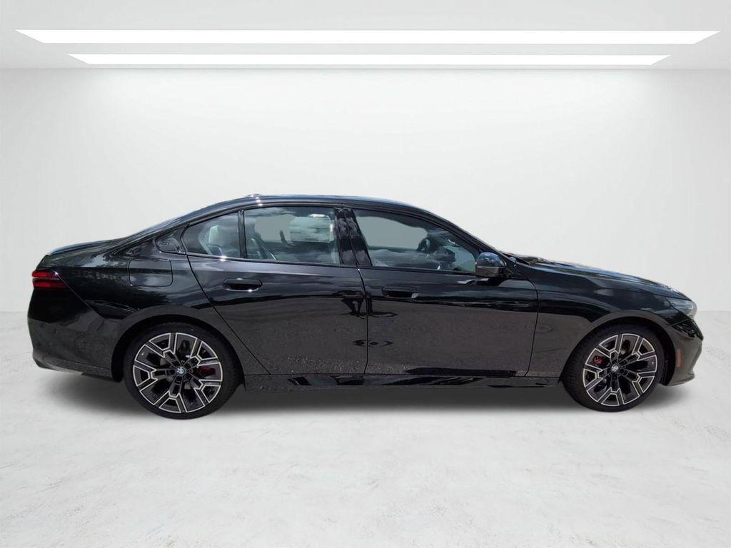 صورة 3 لـ 2027 BMW 530 I