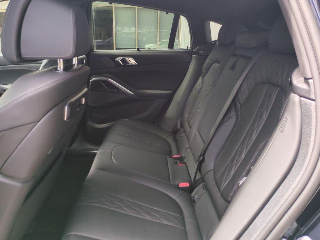2027 BMW X6 M60I — миниатюра 14