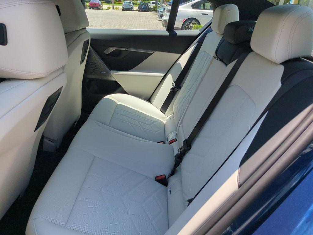 2027 BMW 530 I 缩略图 14