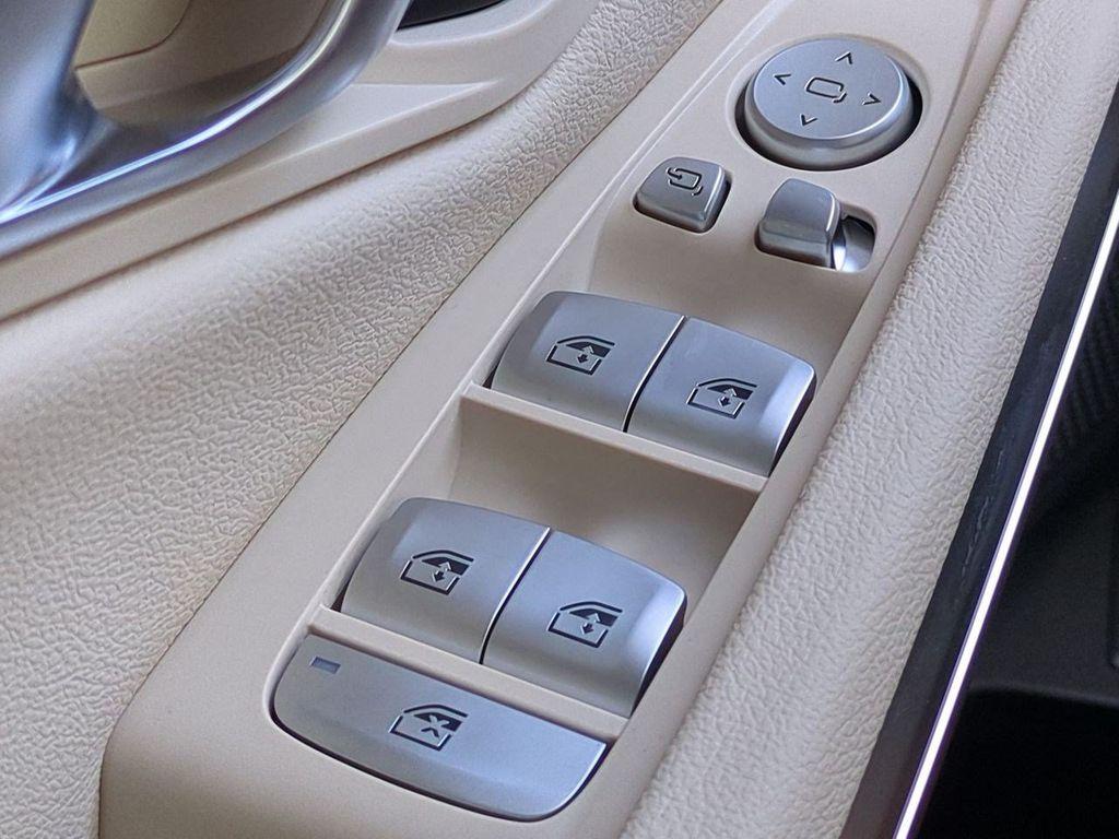 2026 BMW 330 I NA — миниатюра 24