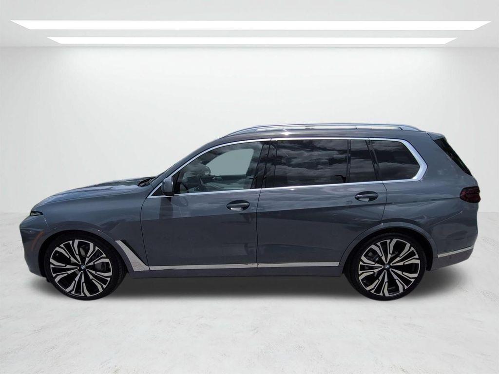صورة 7 لـ 2027 BMW X7 XDRIVE40I