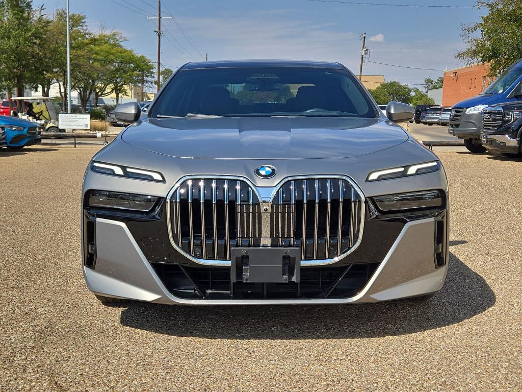 صورة 10 لـ 2023 BMW 760 760I XDRIVE
