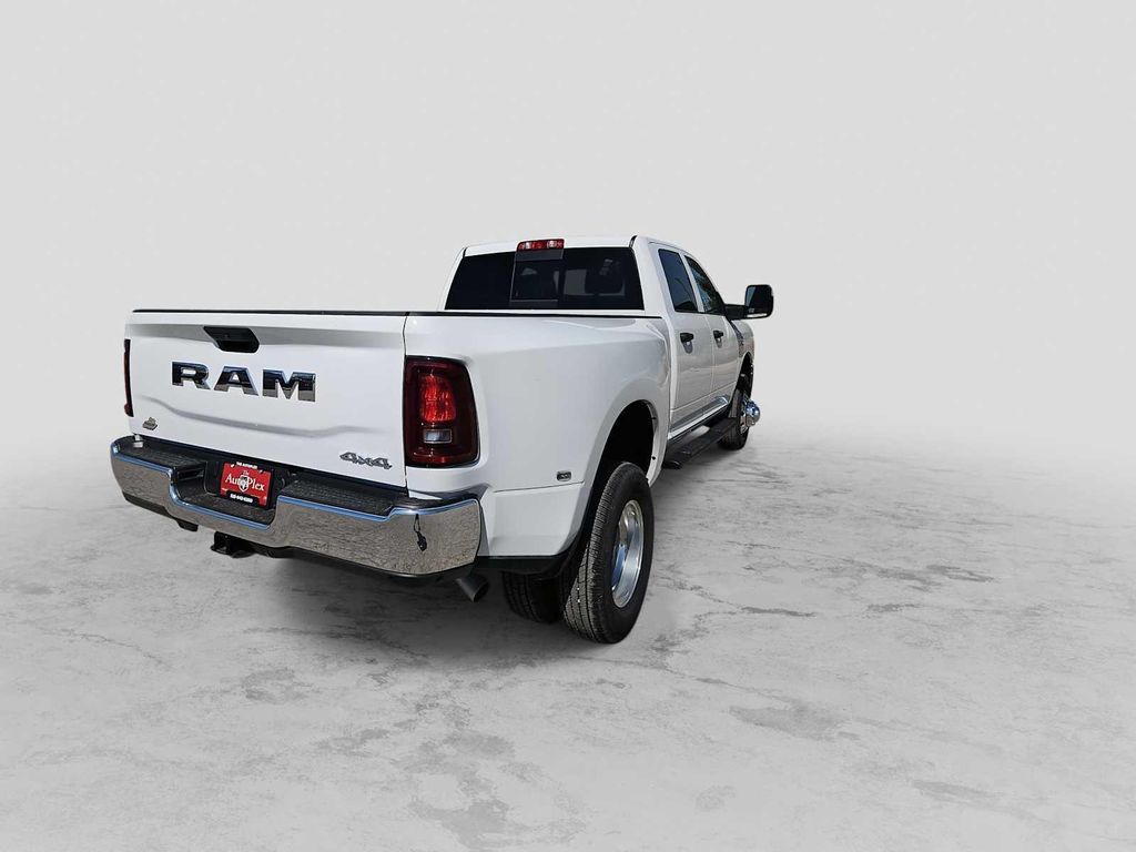 2026 RAM 3500 TRADESMAN — фото 8