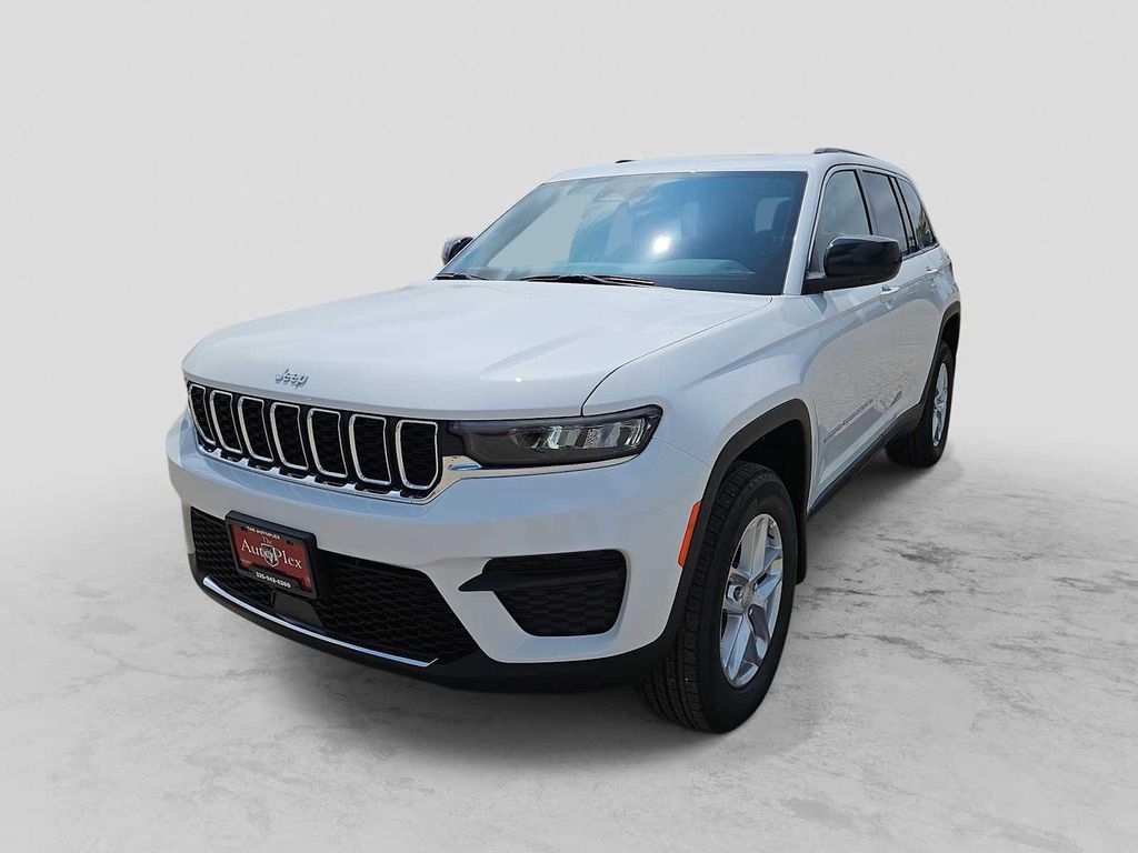 New 2026 Jeep Grand Cherokee Laredo