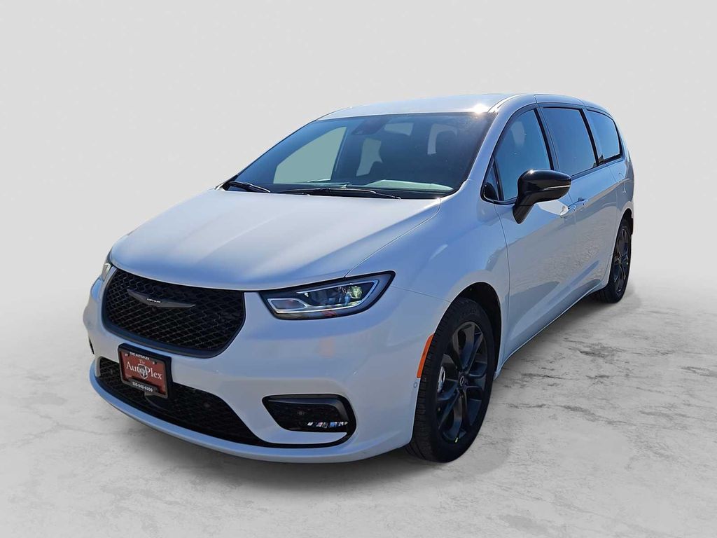 New 2026 Chrysler Pacifica L