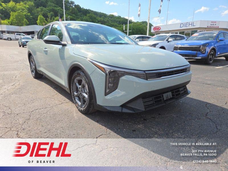 New 2026 Kia K4 LXS
