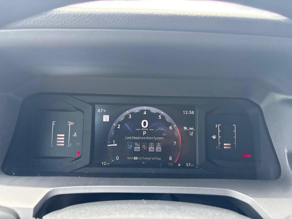 2026 Toyota TACOMA SR5 — фото 10