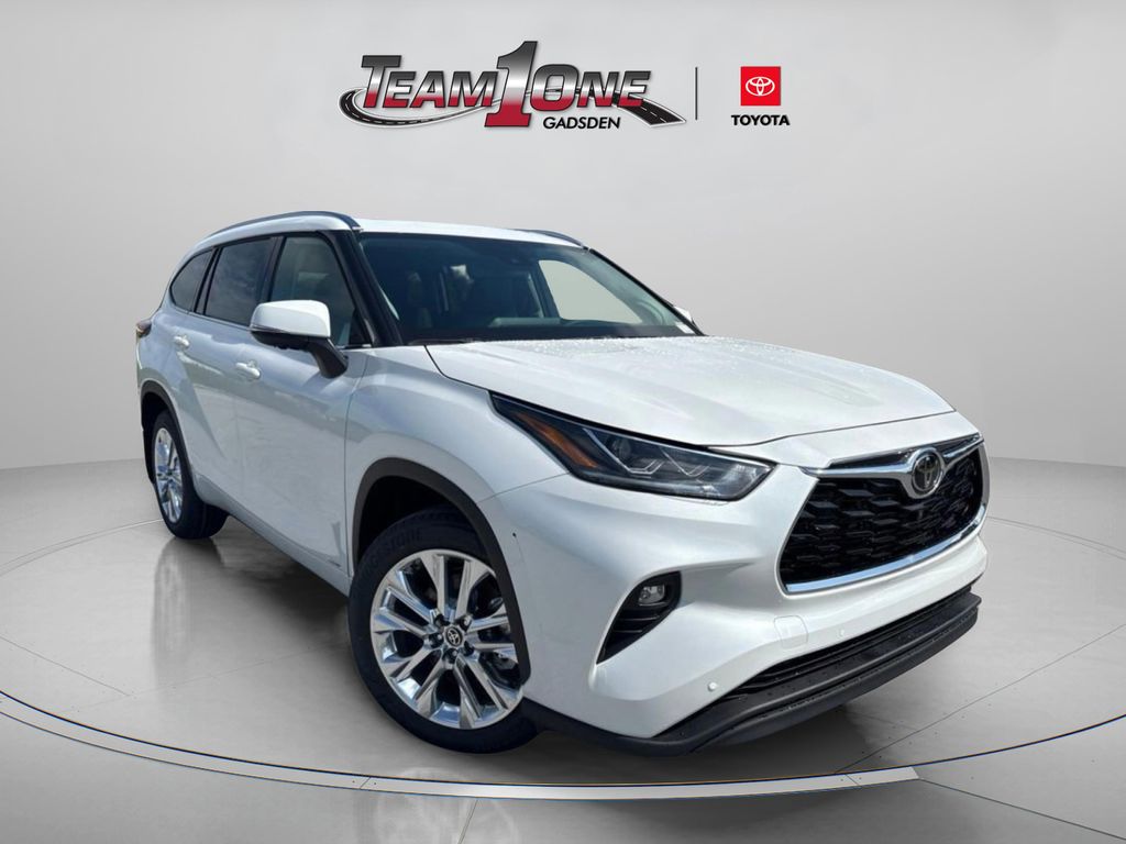 New 2026 Toyota Highlander Hybrid Limited