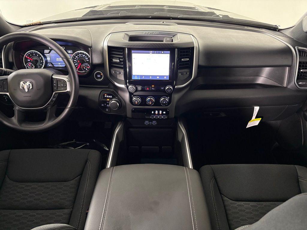 2026 RAM 1500 EXPRESS thumbnail 32