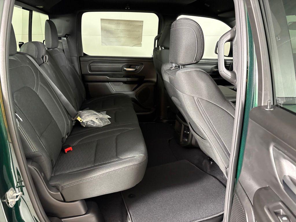 2026 RAM 1500 EXPRESS thumbnail 21