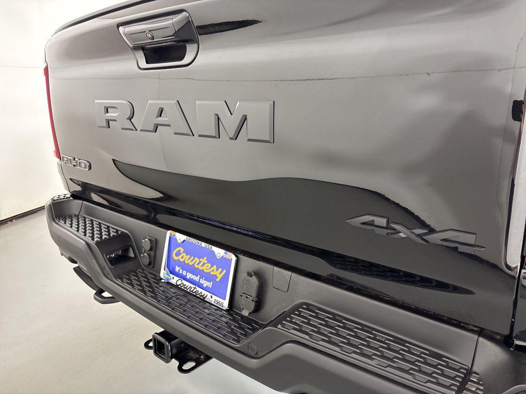 2026 RAM 1500 RHO CREW CAB 4X4 5'7' BOX — миниатюра 12