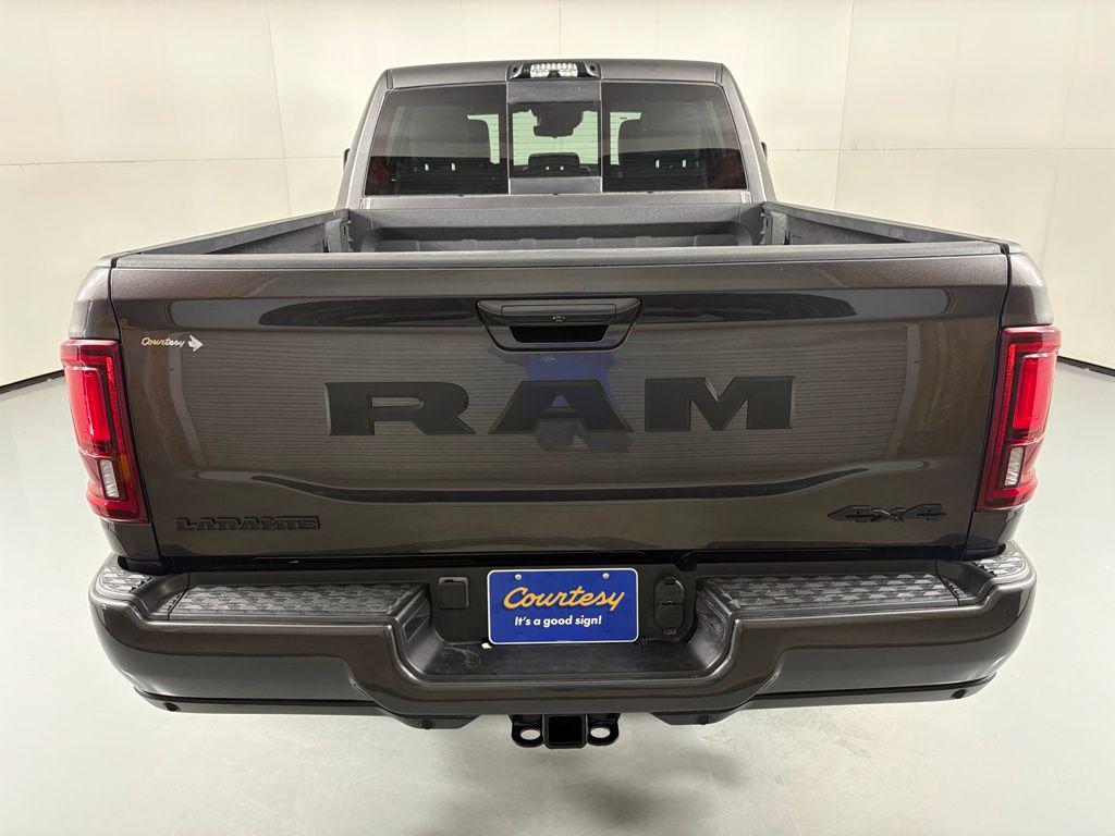 2026 RAM 2500 LARAMIE CREW CAB 4X4 6'4' BOX — фото 7