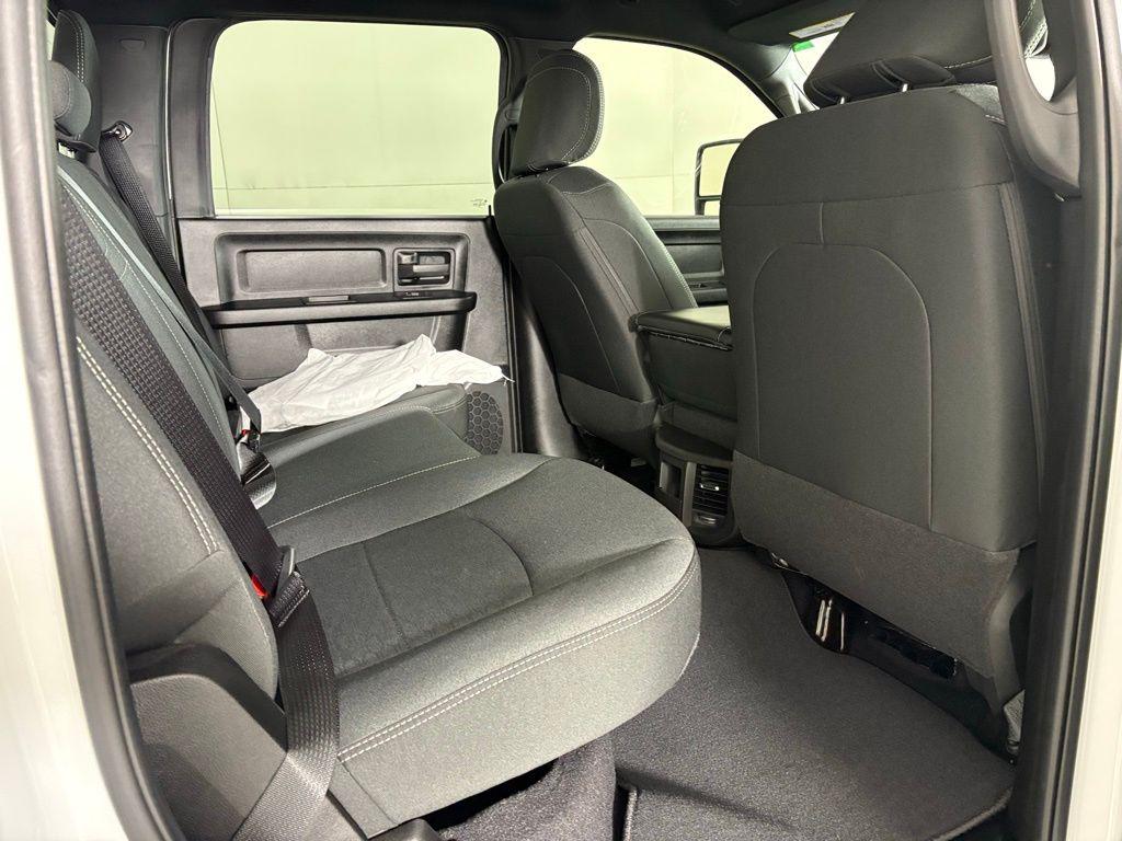 2026 RAM 2500 TRADESMAN CREW CAB 4X2 6'4' BOX — миниатюра 17
