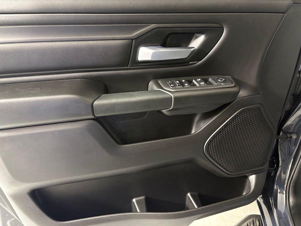 صورة مصغرة 14 لـ 2026 RAM 1500 EXPRESS