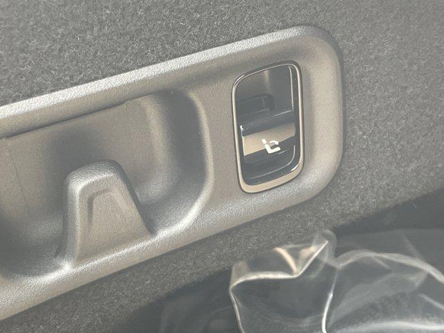 MERCEDES-BENZ E-CLASS - 10