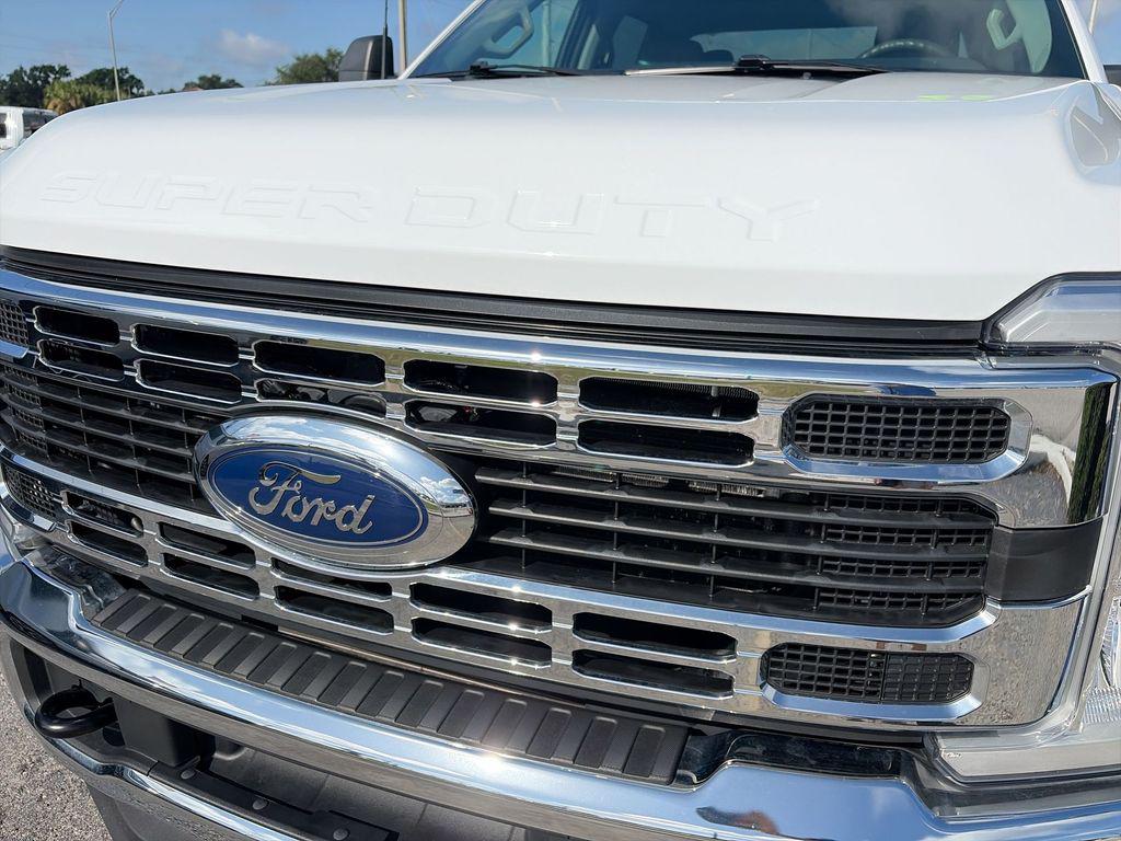 صورة مصغرة 40 لـ 2025 FORD F-250 XLT