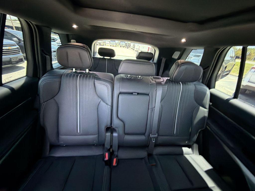صورة مصغرة 15 لـ 2026 Cadillac VISTIQ LUXURY