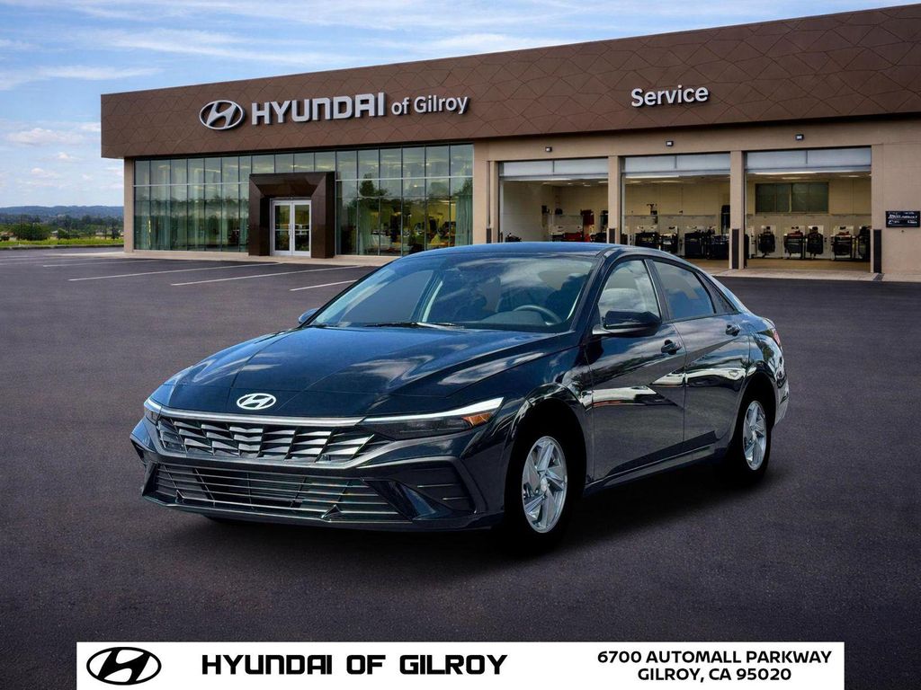 New 2026 Hyundai ELANTRA SE