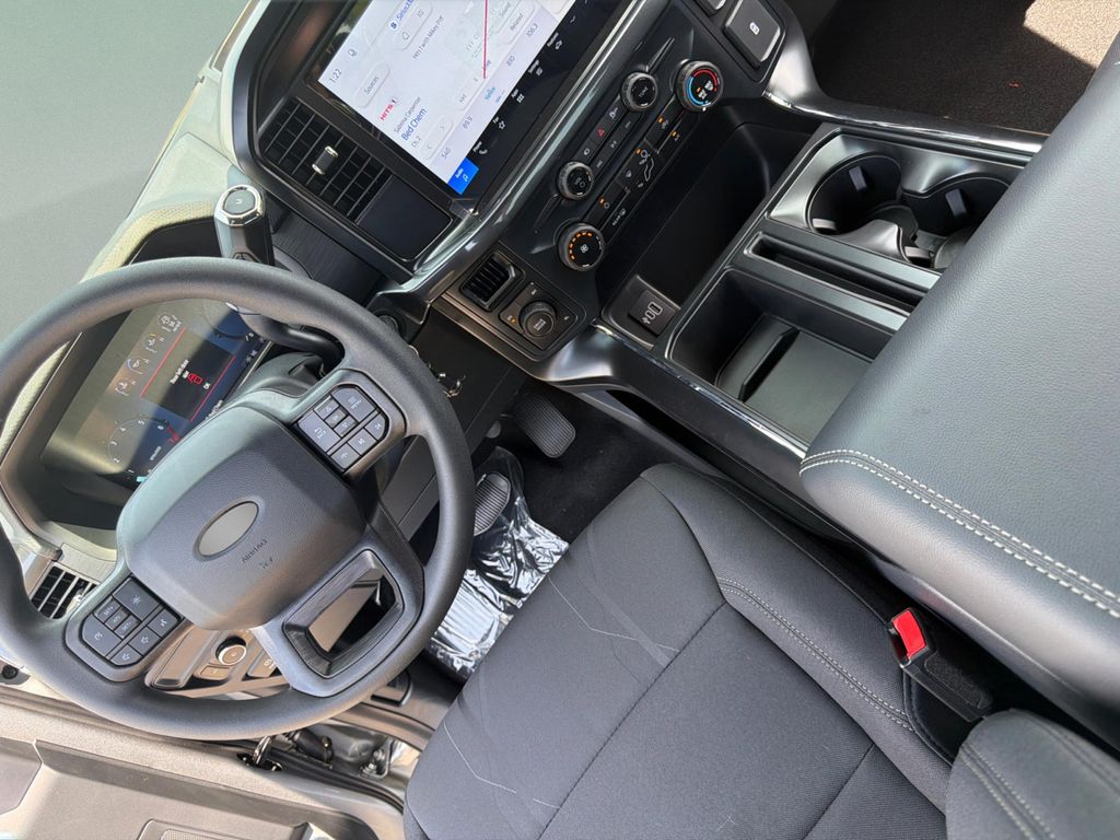 صورة مصغرة 15 لـ 2026 FORD F-150 STX