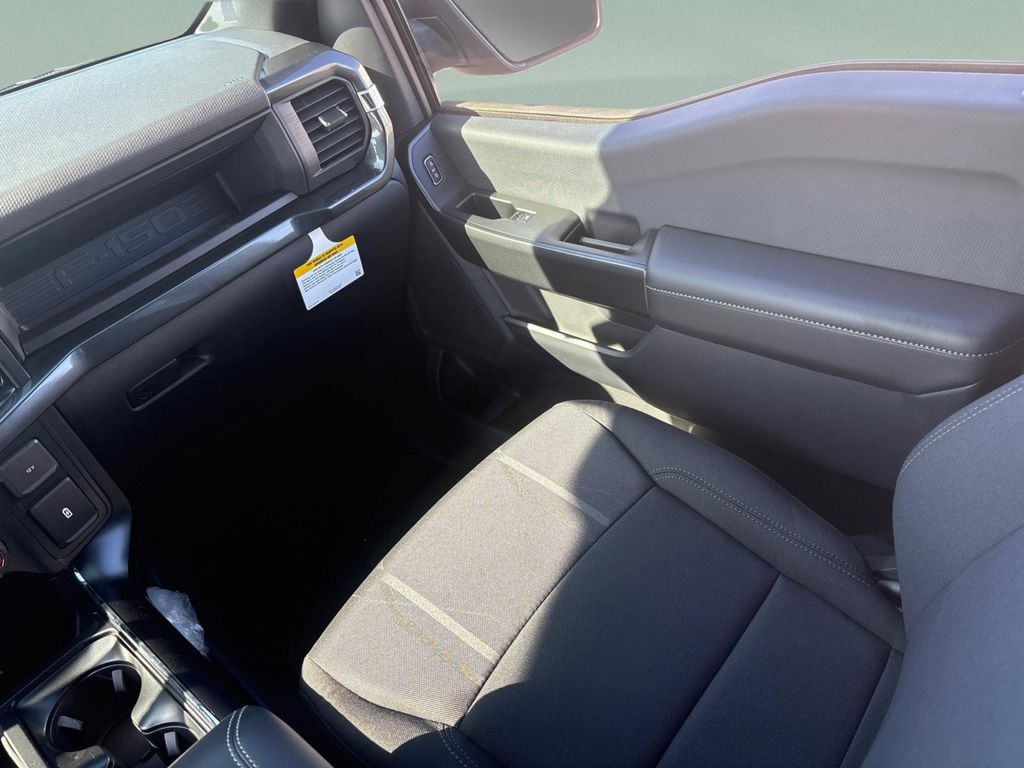 صورة مصغرة 15 لـ 2026 FORD F-150 STX