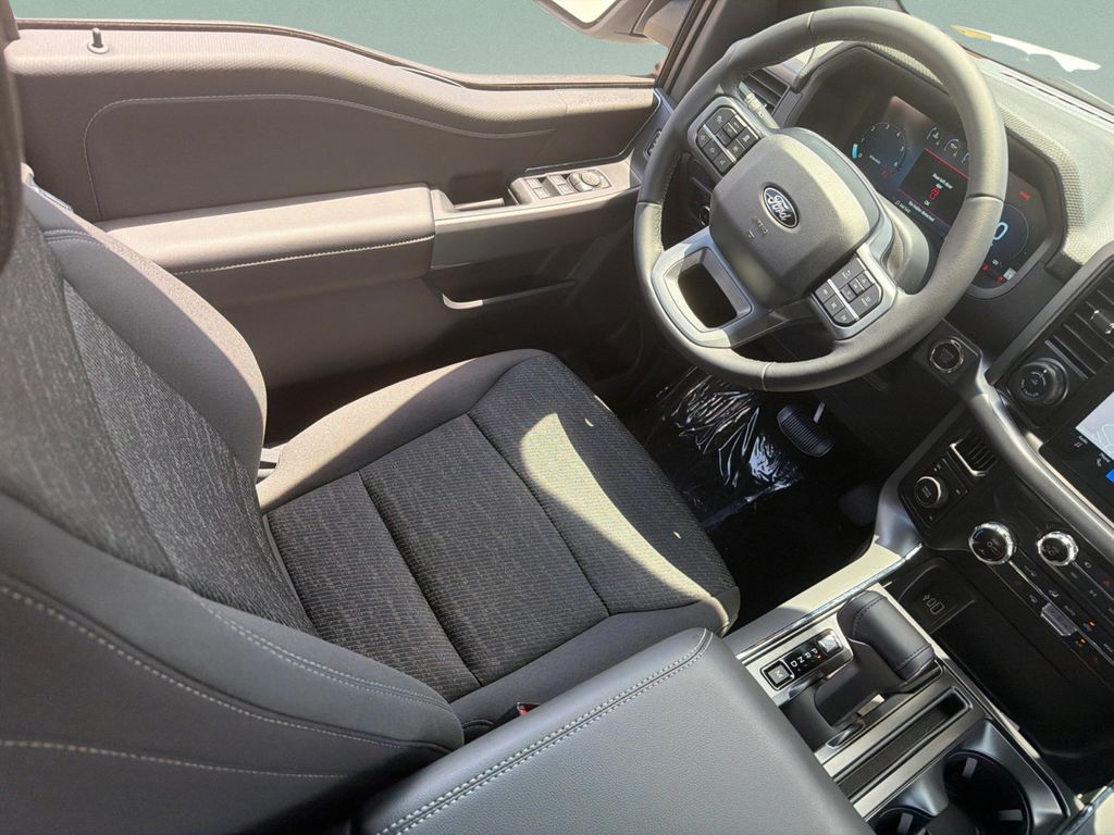 صورة مصغرة 15 لـ 2026 FORD F-150 XLT