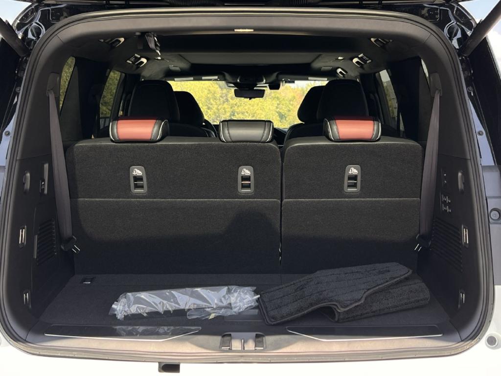 2027 Infiniti QX80 AUT — миниатюра 26