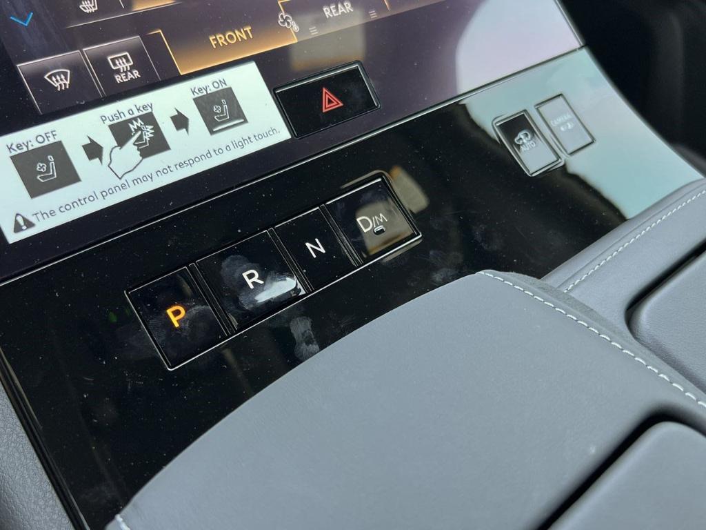 صورة مصغرة 16 لـ 2027 Infiniti QX80 AUT