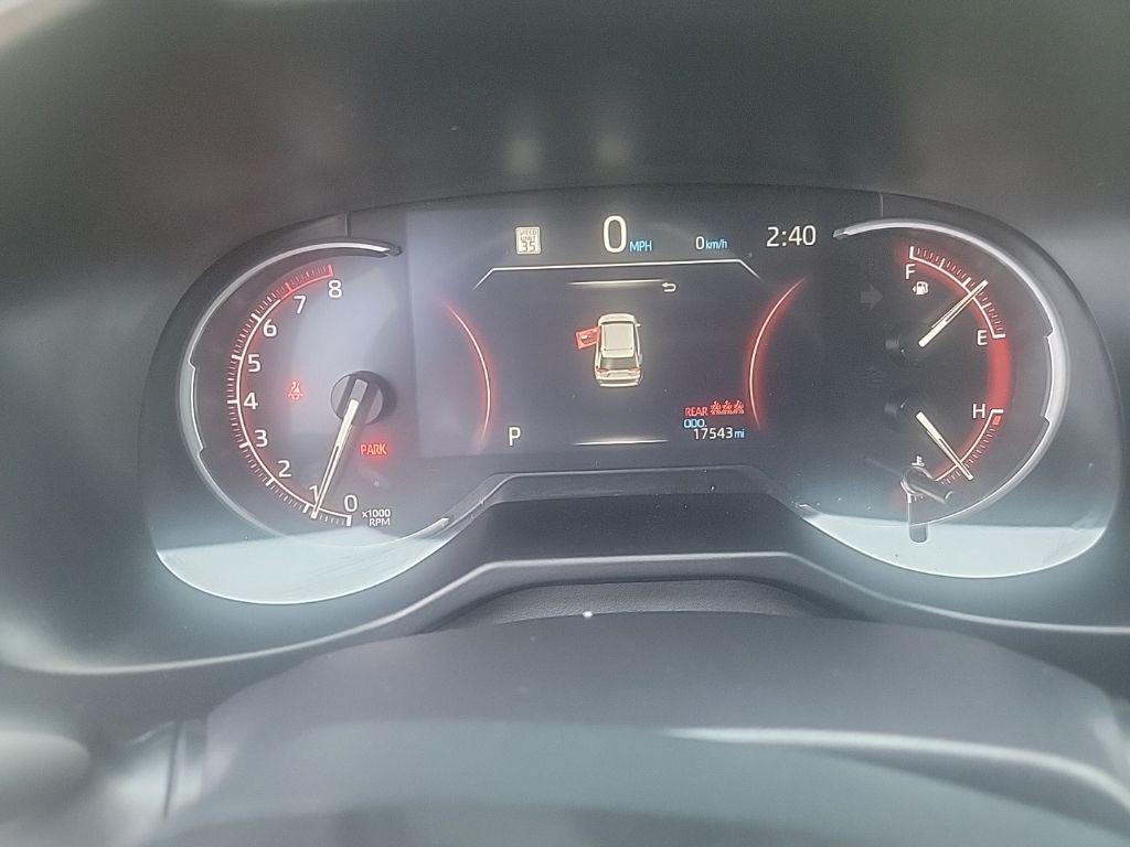 2025 Toyota RAV4 LE 照片 3