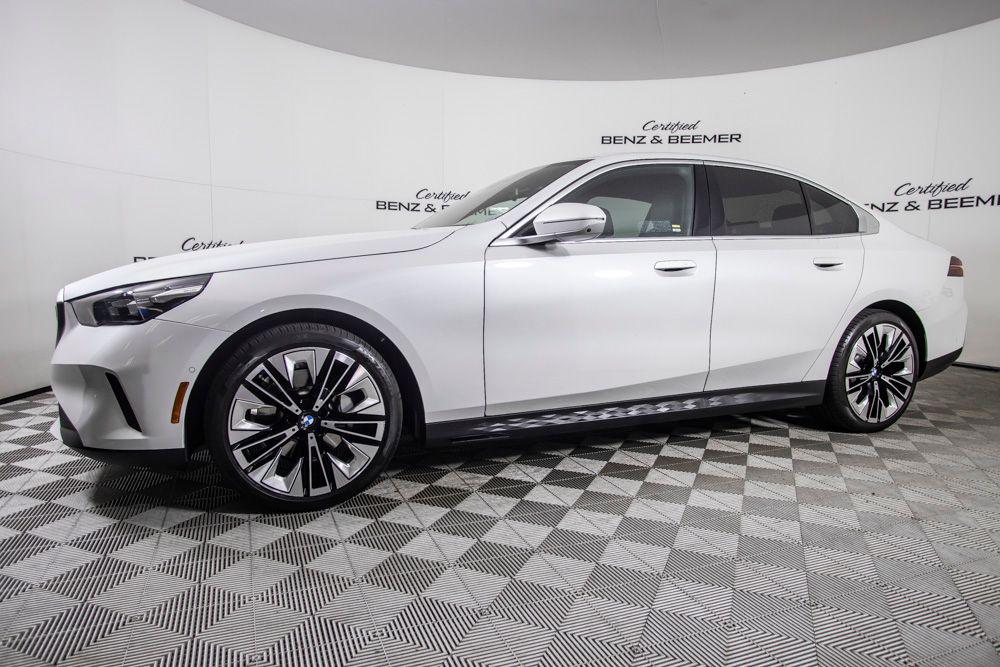 2024 BMW 530 530I — фото 9