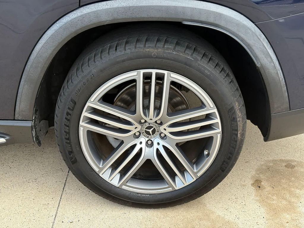 MERCEDES-BENZ GLS - 7