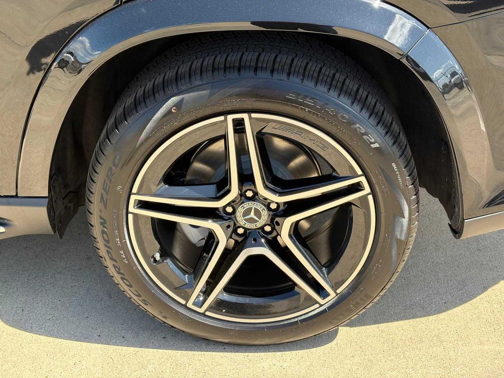 MERCEDES-BENZ GLS - 9