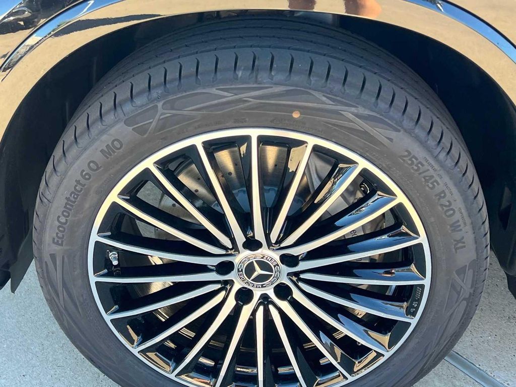 MERCEDES-BENZ GLC - 9