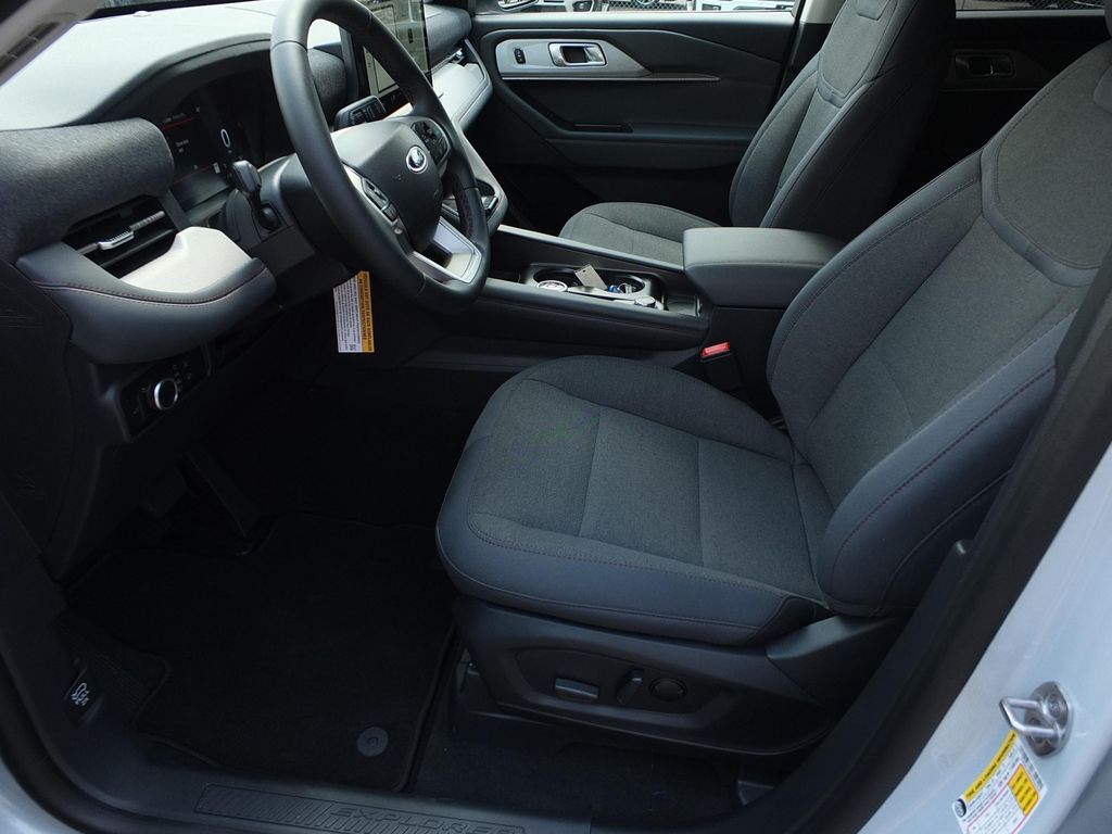 صورة 10 لـ 2026 FORD EXPLORER ACTIVE