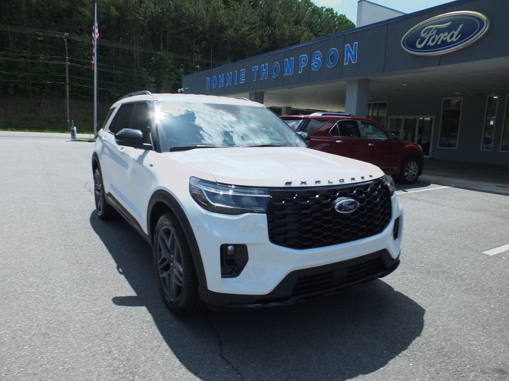 New 2026 Ford Explorer ST-Line