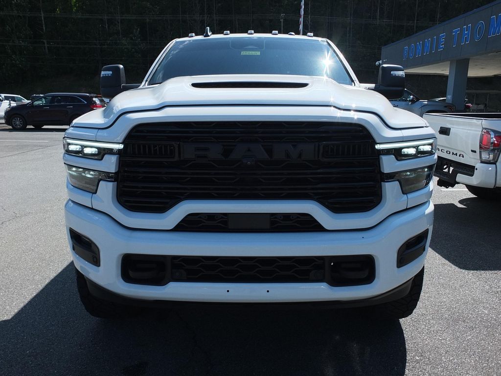 صورة 8 لـ 2025 RAM 3500 LARAMIE MEGA CAB 4X4 6'4' BOX